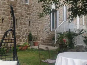 Mariac , Chambres d'hôtes "AU TILLEUL" 6km du Cheylard