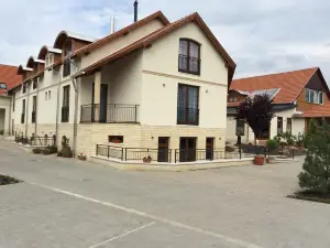 Meggyes Hotel