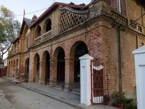 Naurang Yatri Niwas