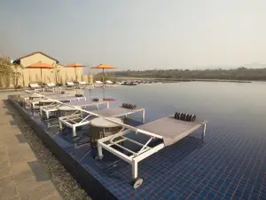 Meghauli Serai Chitwan National Park - A Taj Safari Lodge