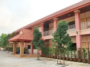 Suphattra Apartment