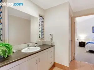 Ravensbourne Escape- Kookaburra Kottage