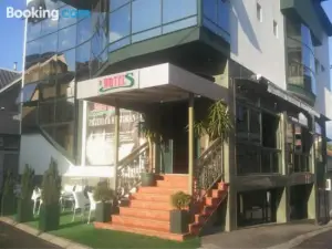 Hotel S