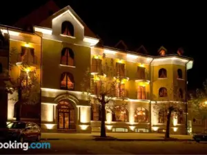 Hotel Chinar
