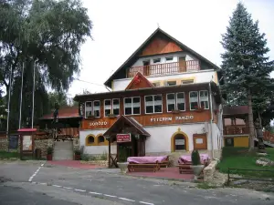 瓦佐尼格凡德格洛旅館