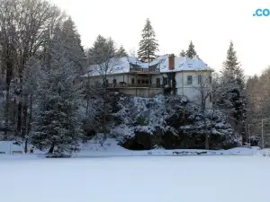 Kokapu Vadaszkastely es Hotel & Apartments