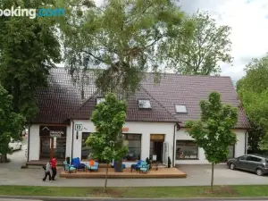 Draugų Namai