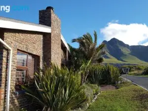 La Mer Seafront Selfcatering Accommodation Kleinmond