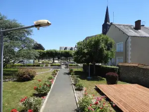 Les Saints Képis