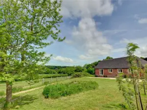Holiday Home Offering Stunning Views Across the Valley in the Village of Sedlescombe