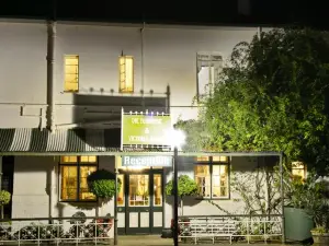 Die Tuishuise & Victoria Manor