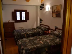 House with 2 Bedrooms in Montalbán, Teruel, with Wonderful Mountain VI