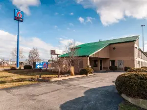 Super 8 Lansing