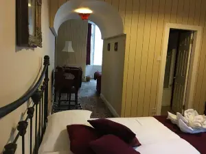 Cannon House Hotel