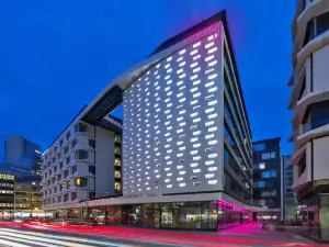 Moxy Frankfurt City Center