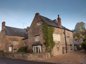 Tudor Farmhouse Hotel
