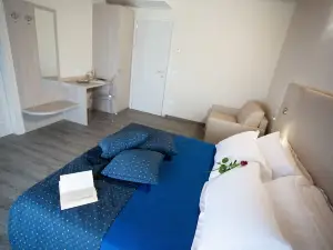 Home Hotel