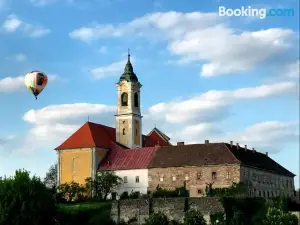 Vatus Apartmanház Vác