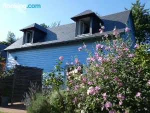 Les Petits Matins Bleus - Chambres d'hôtes "Les Pommiers"