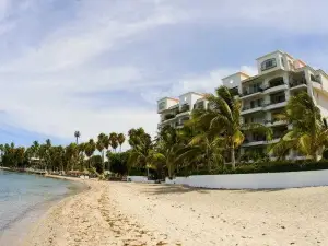 La Concha Beach Hotel & Club