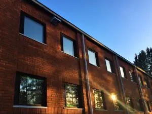 The Rooms Airport - 20Rooms