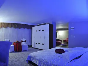 Demosan Hotel