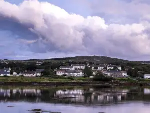 The Midway Bar & Guesthouse