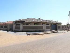Grey Oak Holiday House