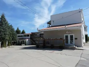 알모 코트 모텔