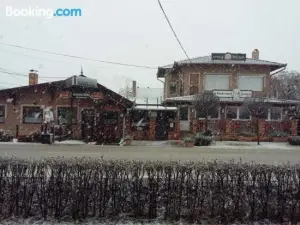 Barna Bár Ètterem&Resting Place