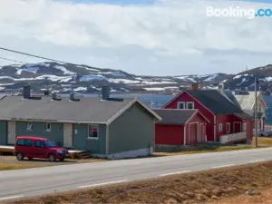 Kongsfjord Holiday Home