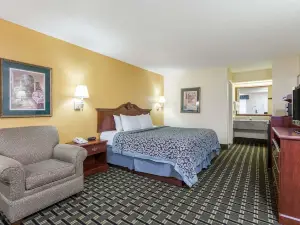 華納羅賓斯戴斯套房酒店-近羅賓斯空軍基地