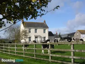 Glascoed Farmhouse