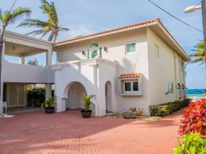 Las Olas Villa