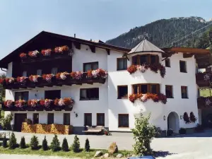 Beautiful Apartment in Sankt Anton am Arlberg with Sauna