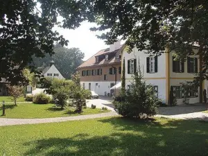 Schlossgut Oberambach, Das Biohotel am Starnberger See