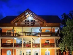 Casa Cristalina&Dumi