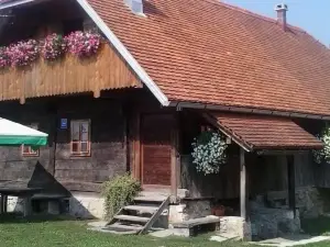 Rustic Home Mia