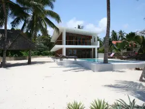 Karibishwa Beach House