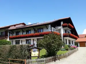 Ferienwohnung-Susanne-im-Gaestehaus-Bergfrieden