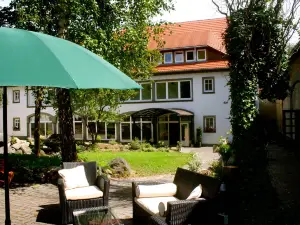 Dein Gutshof Hotel & Ferienwohnungen