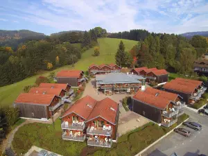 Village Ho­tel "Baye­ri­scher Wald"