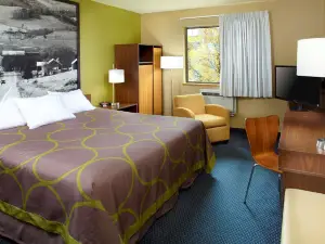 Super 8 by Wyndham St. Clairsville Oh/Wheeling WV Area