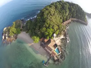 Gem Island Resort & Spa