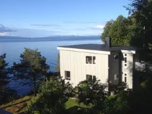 Private House & Bungalow by the Sea
