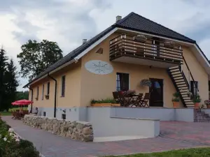 Pööni Tavern & Guesthouse