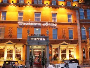 Westenra Arms Hotel