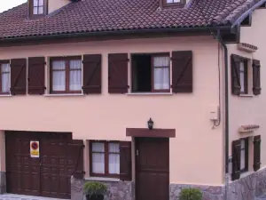 Apartamentos Rurales la Candaliega