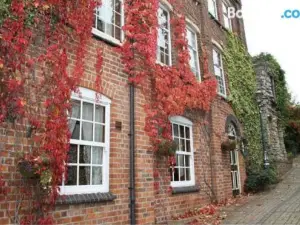 Lyndon House
