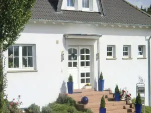 2 Bedroom Nice Apartment in Lissendorf